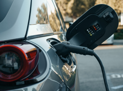 Les bornes de recharge électrique en copropriété : mode d’emploi.